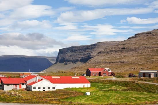 iceland-tests-5-500-travellers-at-its-borders-only-two-result-in-active-cases